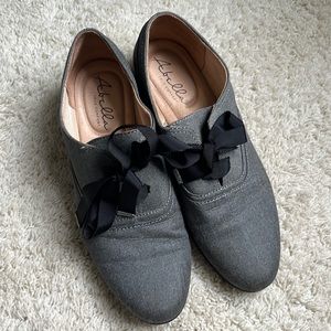 Euc-Abella Gray Lace Up Dress Shoes. Size 9.5M